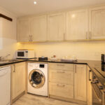 Fully Fitted Kitcehn inc Washing Machine and dishwasher