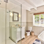 Main bedroom ensuite- with sep bath and showerr